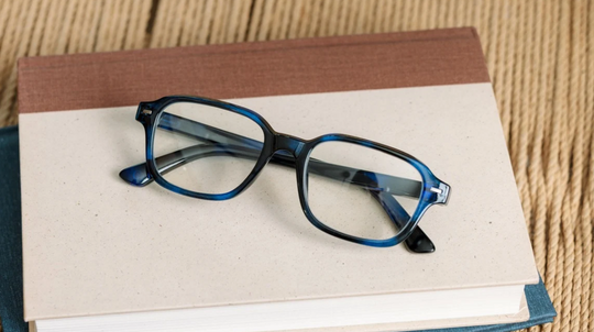 Peepers 50% off reading glasses deal banner